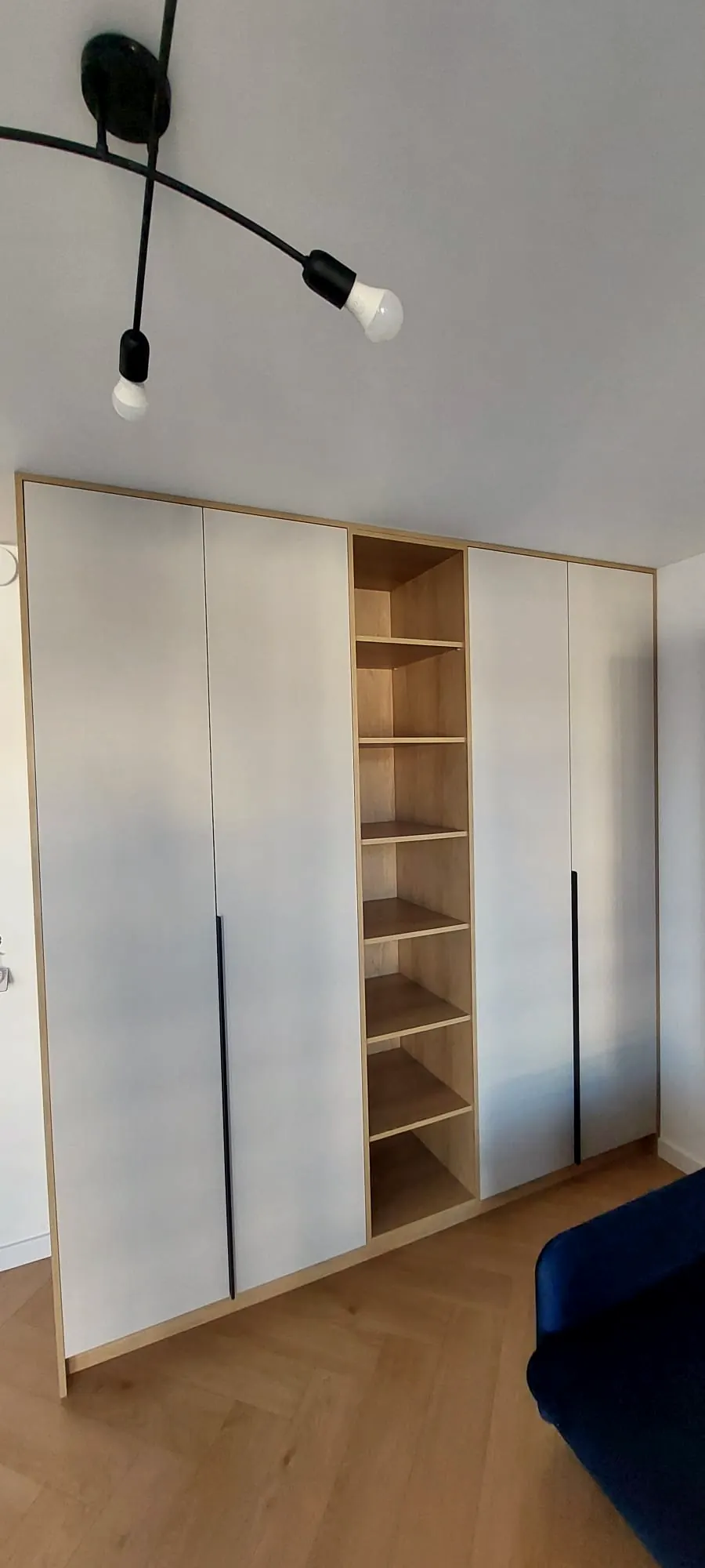 Szafy z podświetleniem LED – zdjęcie 2 z 5